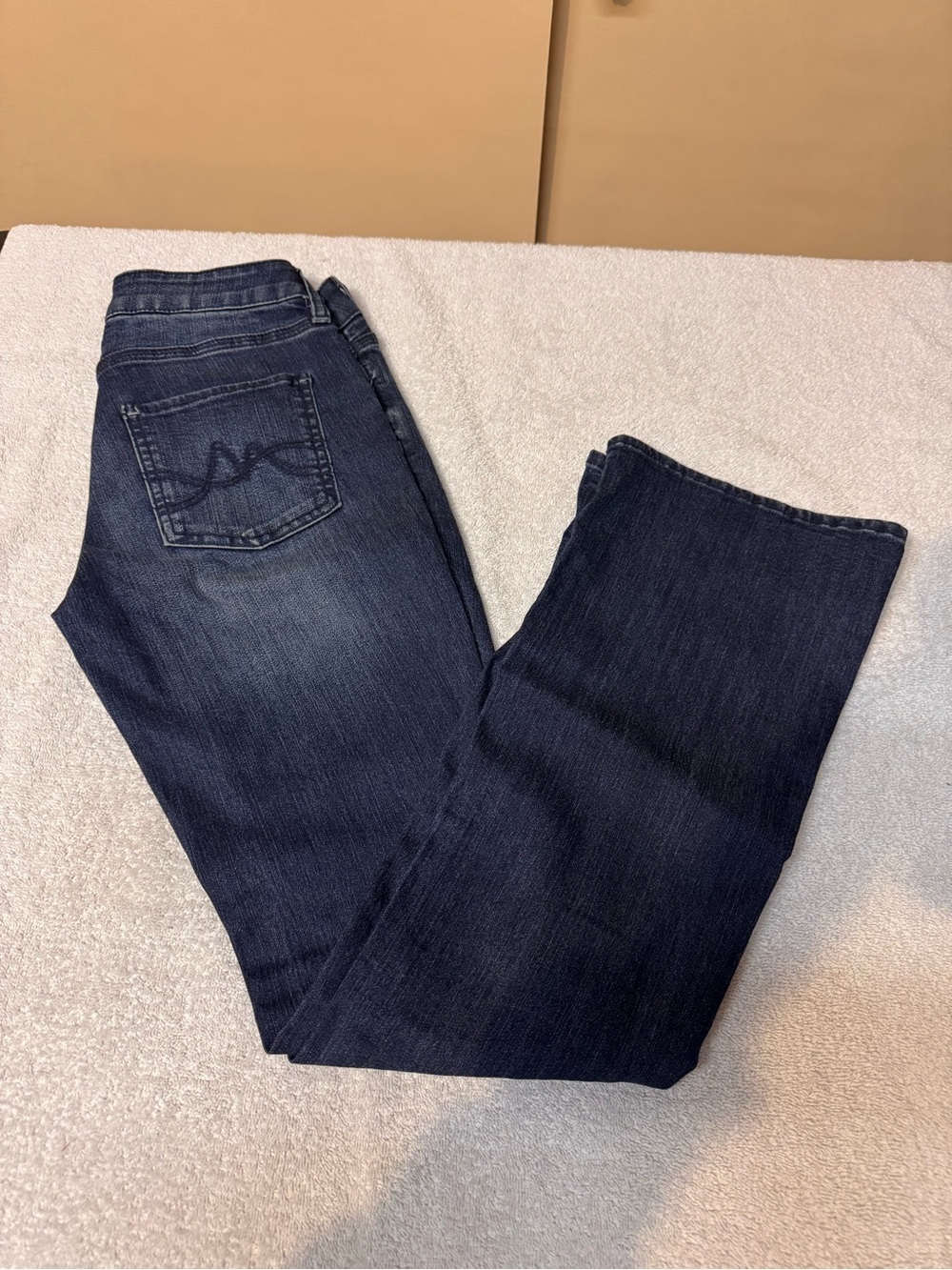Women’s New York & Company Curvy Bootcut Dark Wash Jeans. Size 0 Petite